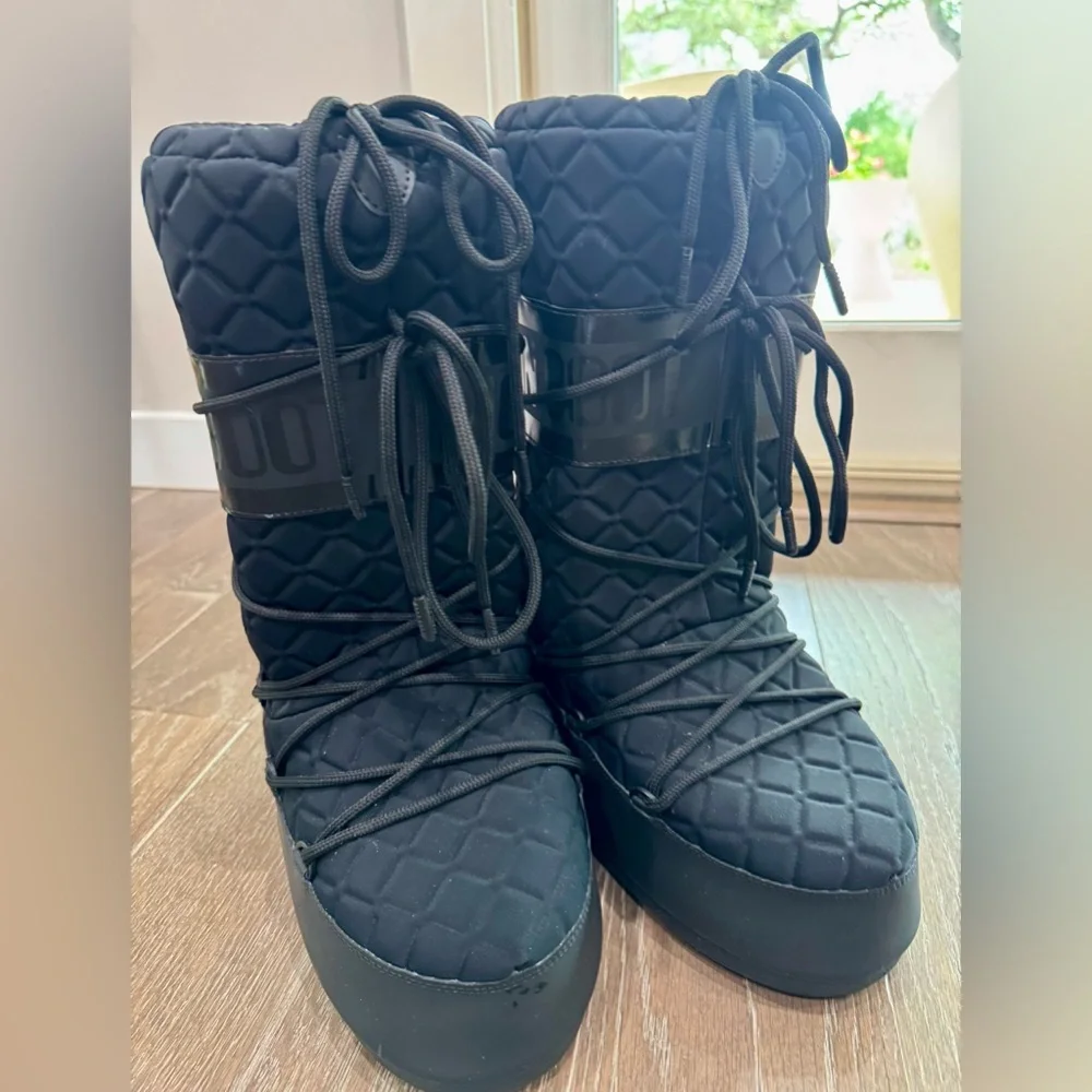 Moon Boot icon Black Quilted Boots 39/41 8-9.5 - Picture 7 of 12